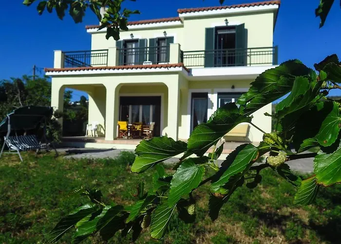 Rania: ευάερη με θέα τη θάλασσα Villa Lixouri