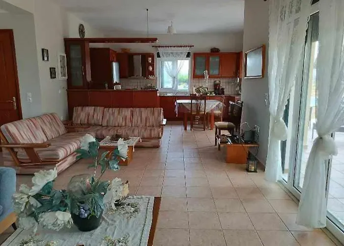 Rania: ευάερη με θέα τη θάλασσα Villa Lixouri