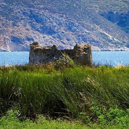 Vila Rania: ευάερη με θέα τη θάλασσα *