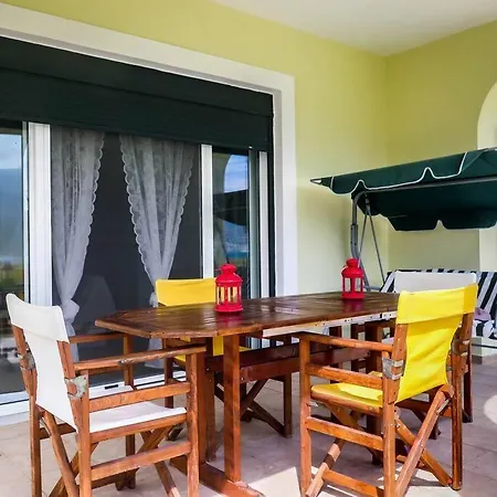 Rania: ευάερη με θέα τη θάλασσα Vila *