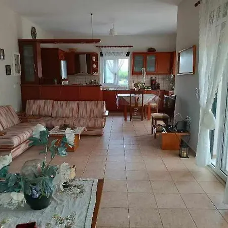 Rania: ευάερη με θέα τη θάλασσα Vila Lixouri