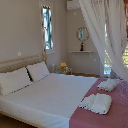 Rania: ευάερη με θέα τη θάλασσα Vila *