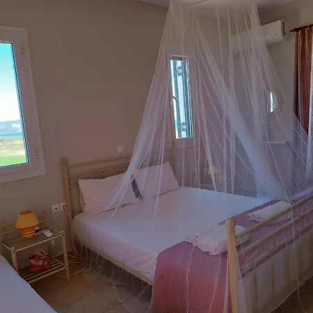 Rania: ευάερη με θέα τη θάλασσα Vila Lixouri