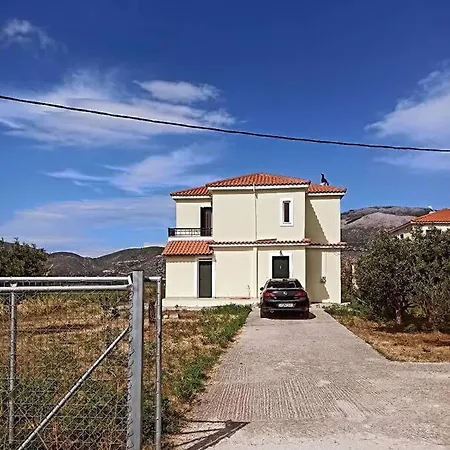 Rania: ευάερη με θέα τη θάλασσα Vilă *