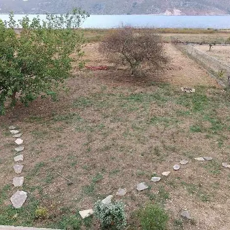 Rania: ευάερη με θέα τη θάλασσα